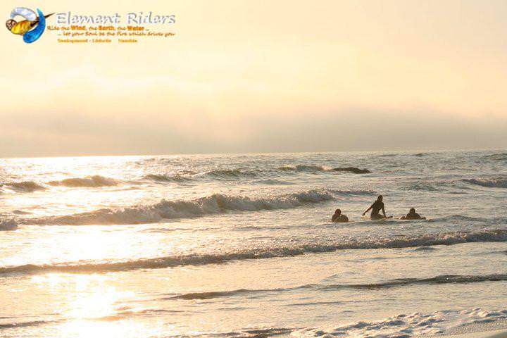 Element-Riders: Surfen in Swakopmund, Walvisbay und Lüderitz