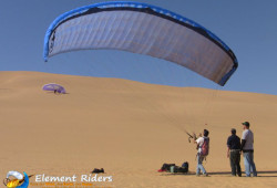 Element-Riders: Paragliding / Gleitschirmfliegen in den Dünen Namibias