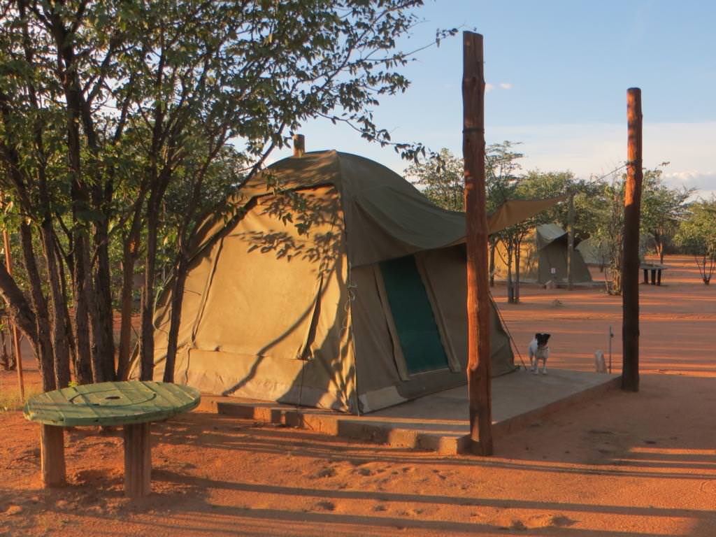 einfaches Safari-Zelt in Namibia