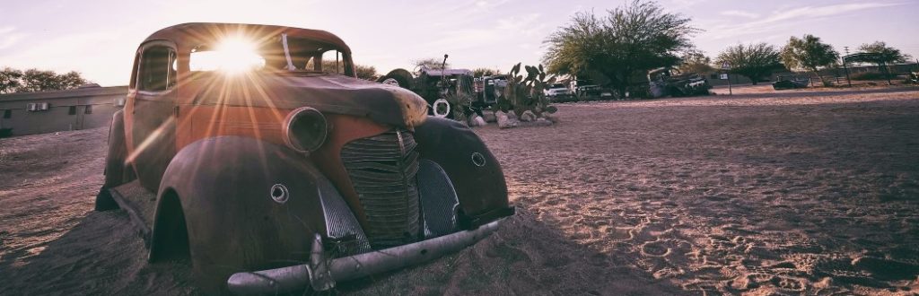 Oldtimer-Karosse in Solitaire in Namibia